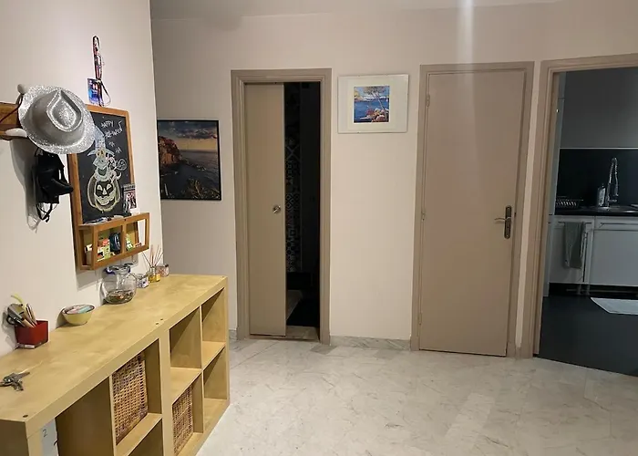 شقة Large 2-room Bright Sea View Near Airport *