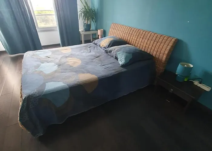 Large 2-room Bright Sea View Near Airport نيس